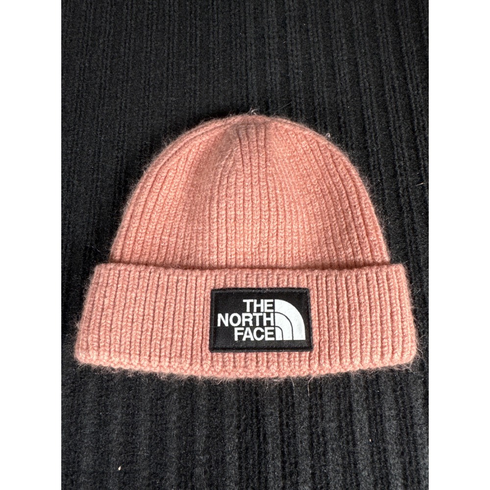 The North Face Salty Dog Beanie Pink Ribbed Knit Cuffed Winter Hat